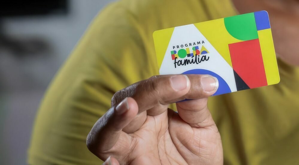 Para receber o benefício, é necessário que as famílias estejam com seu cadastro atualizado e em conformidade com as exigências do programa.