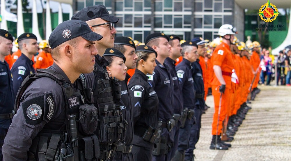  Com essa vitória, Gilvan Máximo consolida-se como uma liderança no Congresso Nacional em defesa dos policiais militares e bombeiros da capital do país.